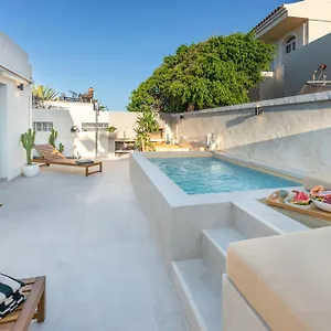 Apartment Urban Chill Private Pool By Holidays